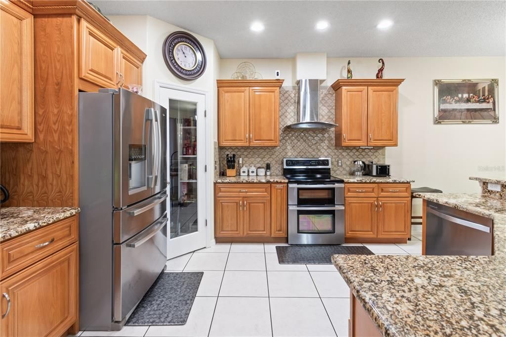 For Sale: $480,000 (5 beds, 3 baths, 3619 Square Feet)