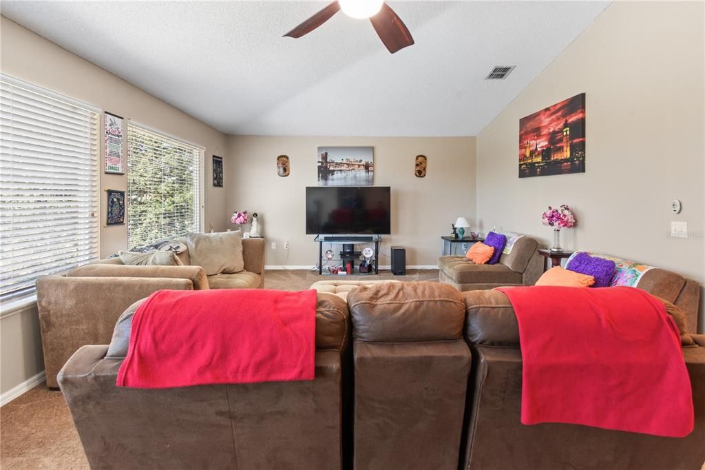 For Sale: $480,000 (5 beds, 3 baths, 3619 Square Feet)