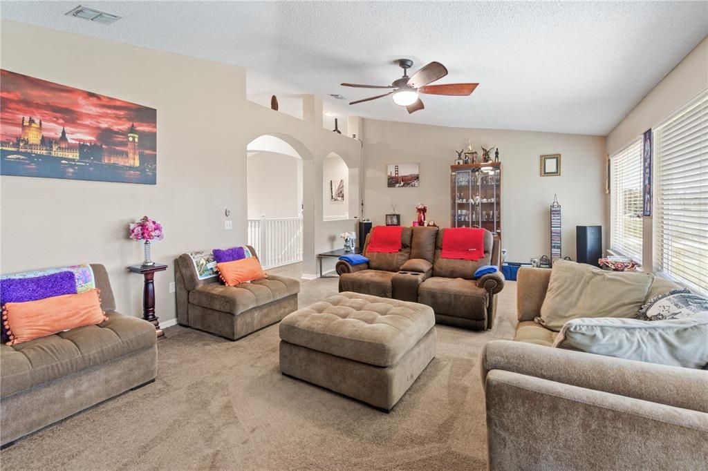 For Sale: $480,000 (5 beds, 3 baths, 3619 Square Feet)