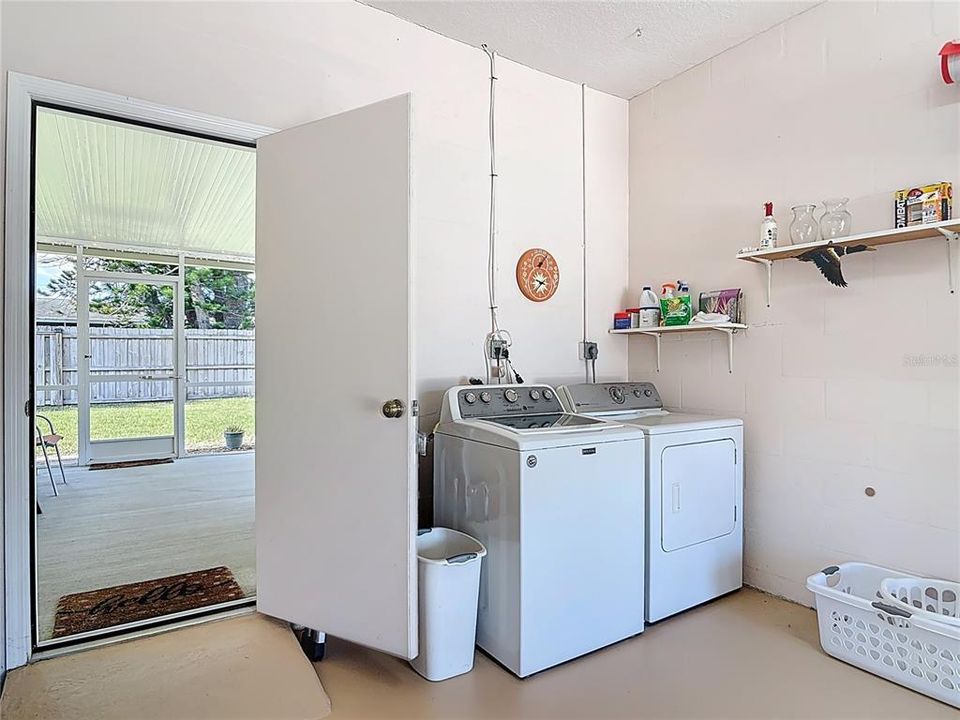 For Sale: $340,000 (3 beds, 2 baths, 1282 Square Feet)