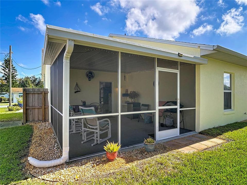 For Sale: $340,000 (3 beds, 2 baths, 1282 Square Feet)