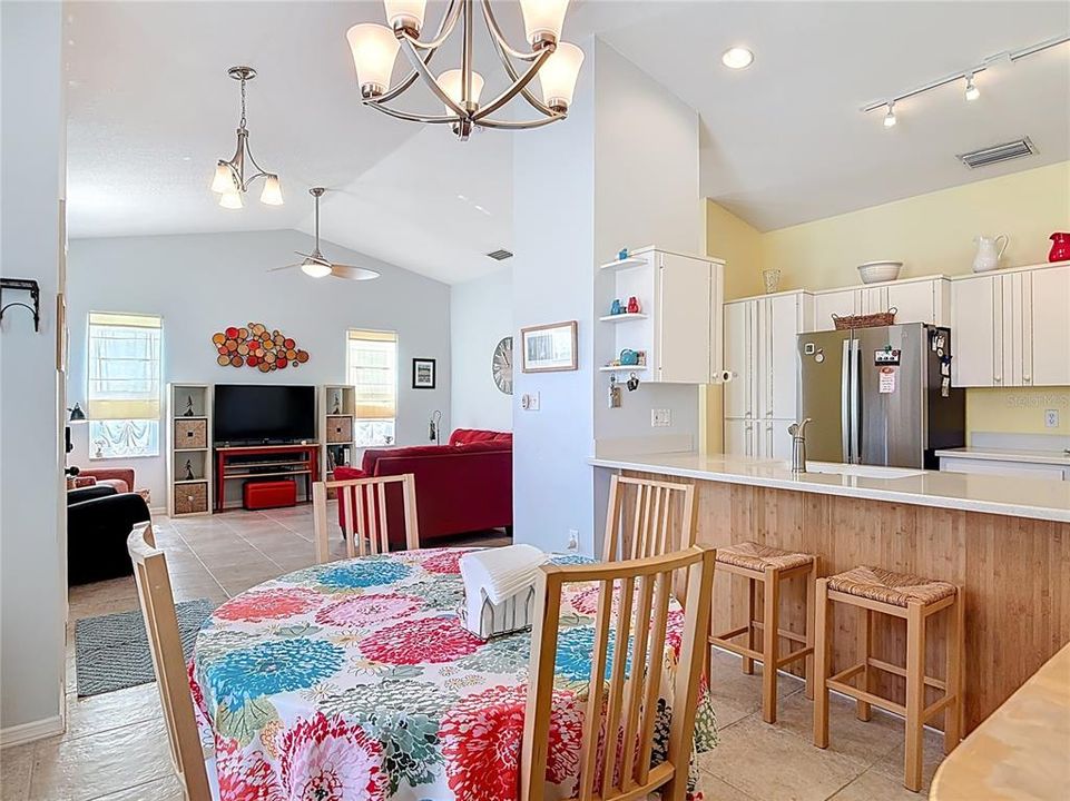 For Sale: $340,000 (3 beds, 2 baths, 1282 Square Feet)