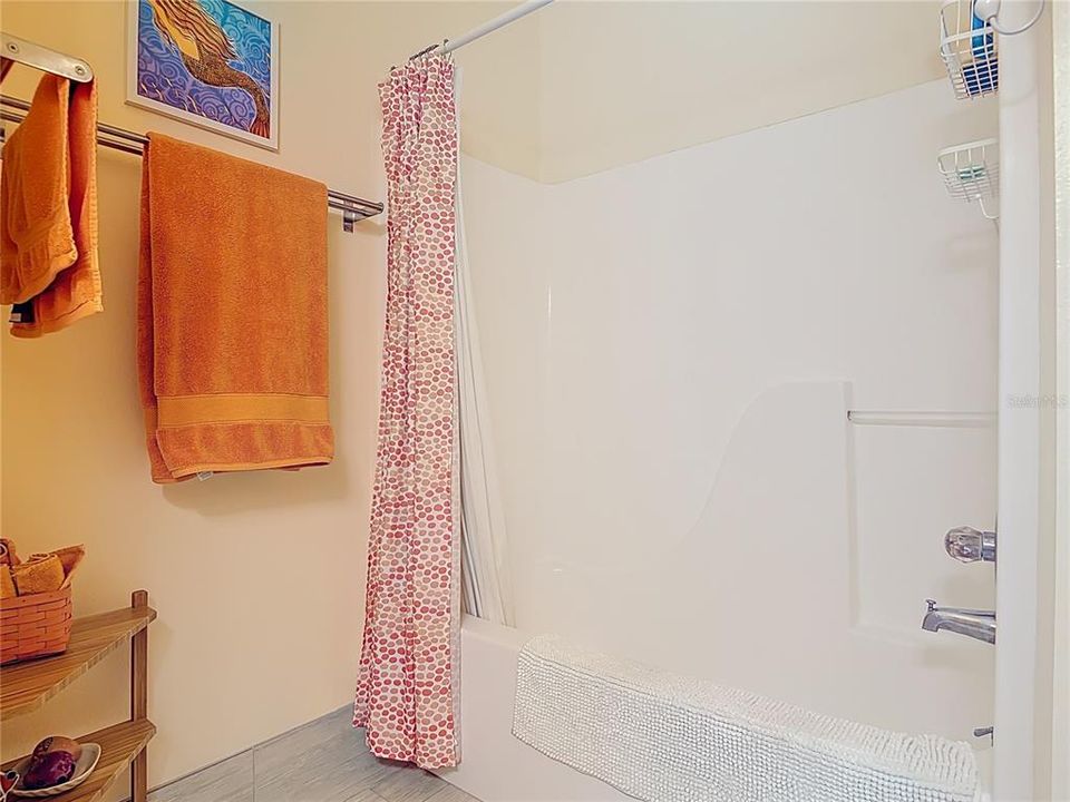 For Sale: $340,000 (3 beds, 2 baths, 1282 Square Feet)