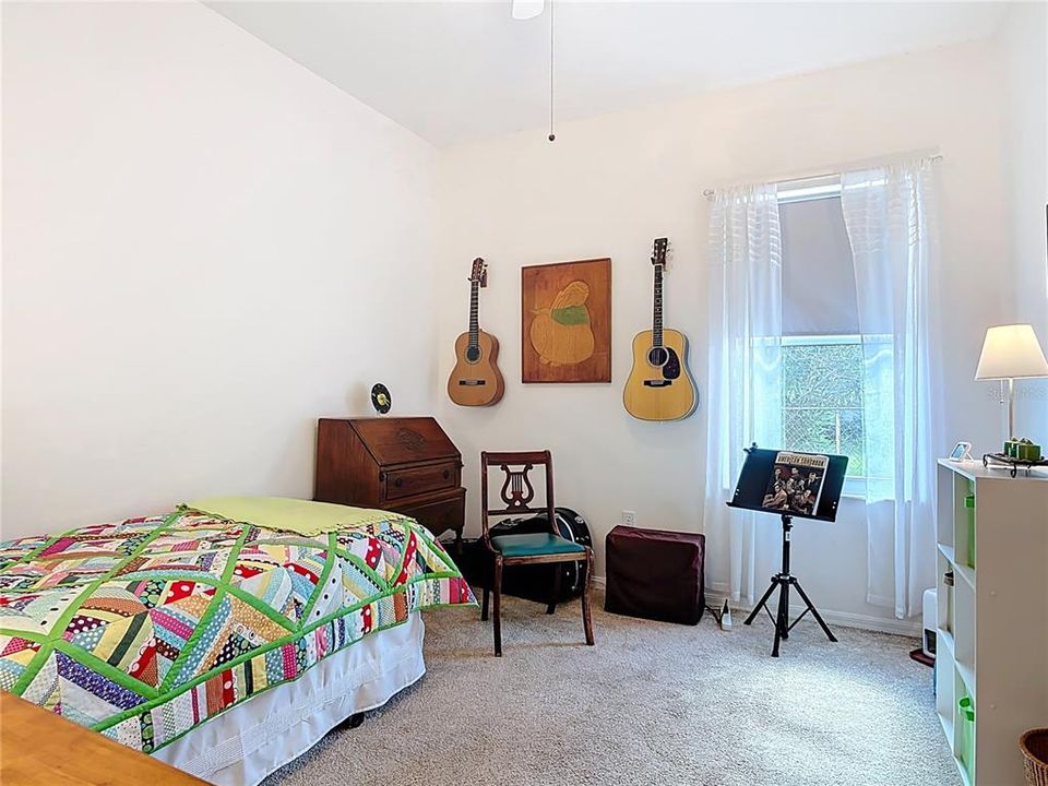 For Sale: $340,000 (3 beds, 2 baths, 1282 Square Feet)