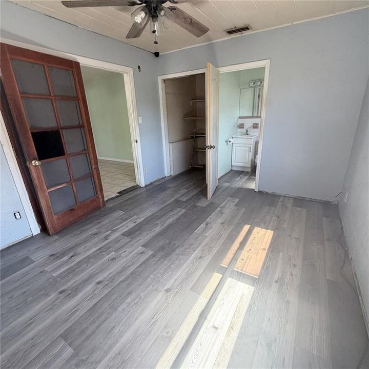Activo con contrato: $370,000 (3 camas, 2 baños, 1471 Pies cuadrados)