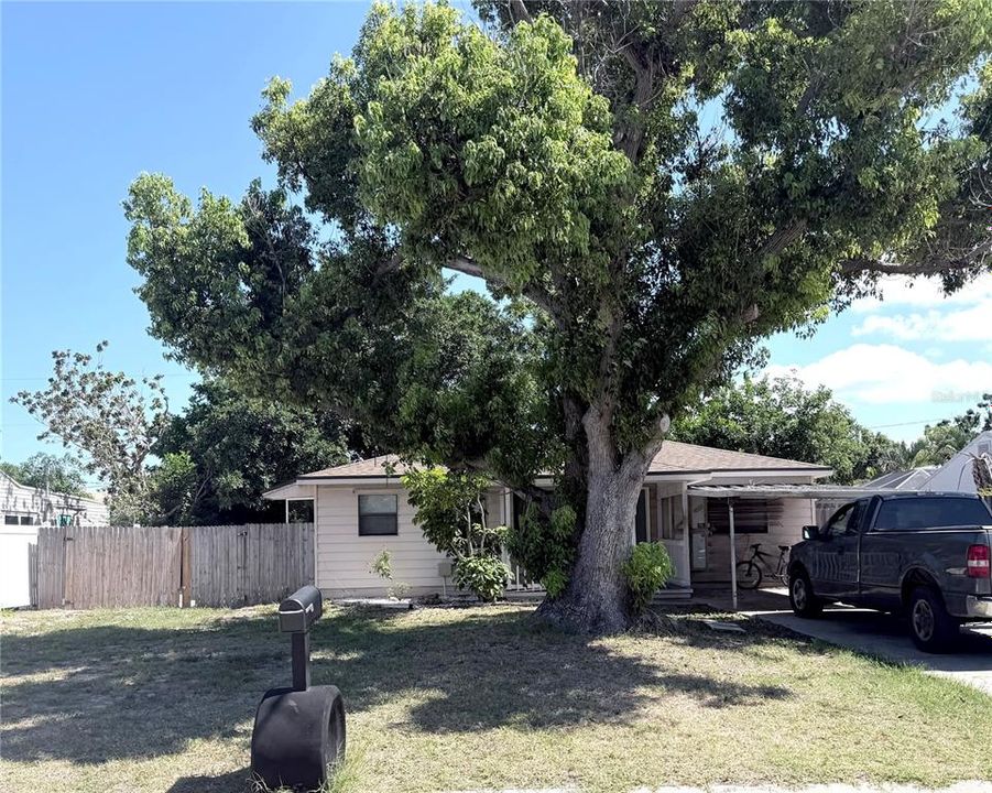 Activo con contrato: $370,000 (3 camas, 2 baños, 1471 Pies cuadrados)