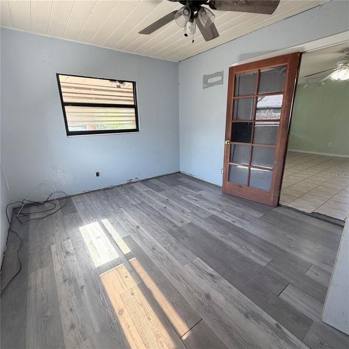 Activo con contrato: $370,000 (3 camas, 2 baños, 1471 Pies cuadrados)