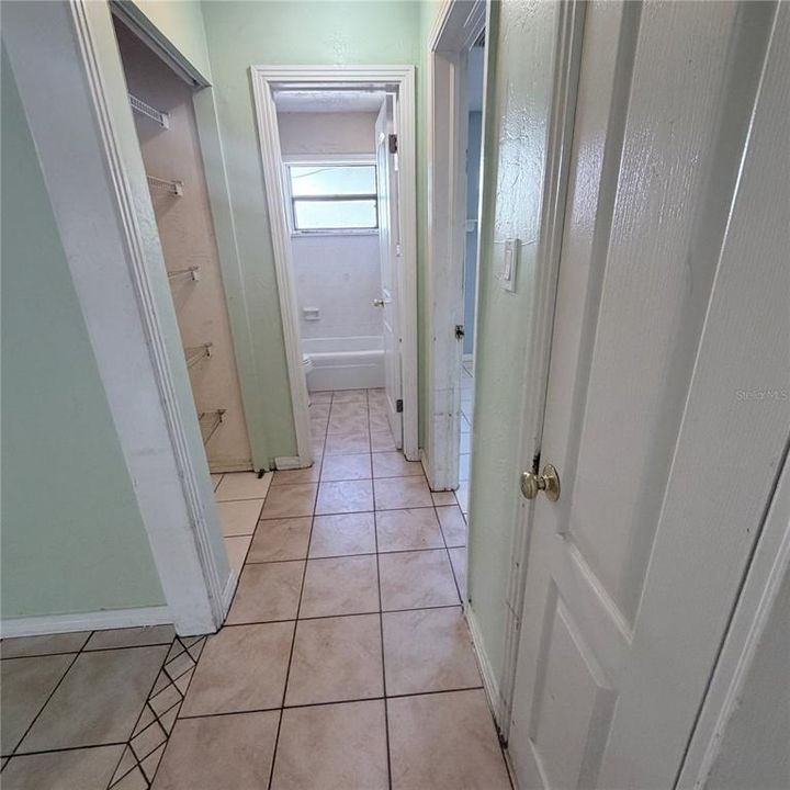 Activo con contrato: $370,000 (3 camas, 2 baños, 1471 Pies cuadrados)