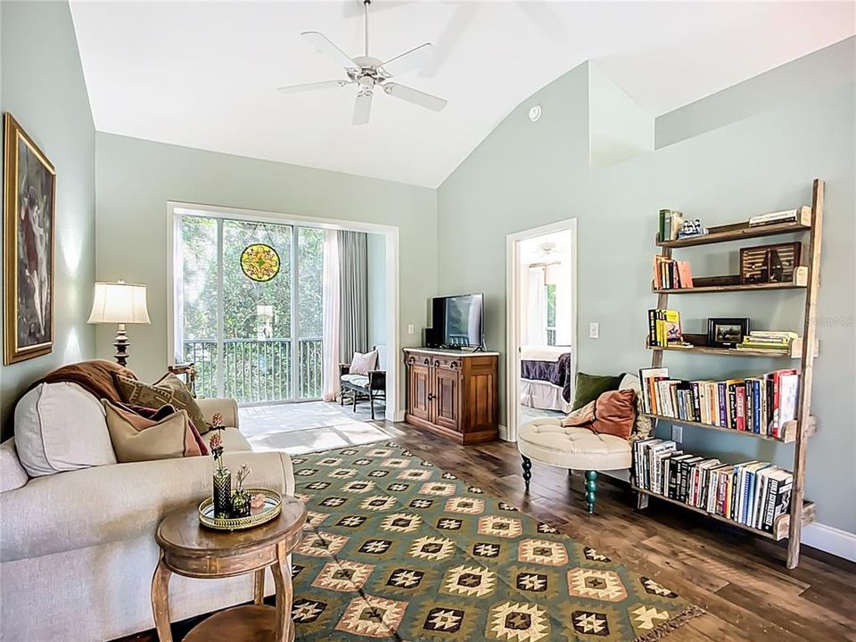 For Sale: $344,000 (3 beds, 2 baths, 1375 Square Feet)