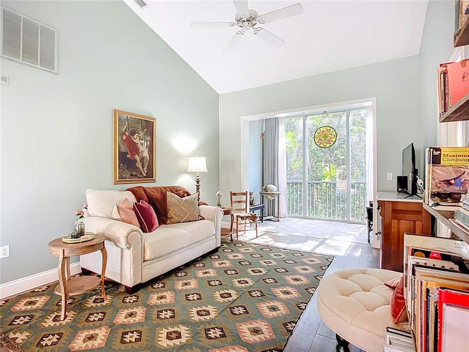 For Sale: $344,000 (3 beds, 2 baths, 1375 Square Feet)