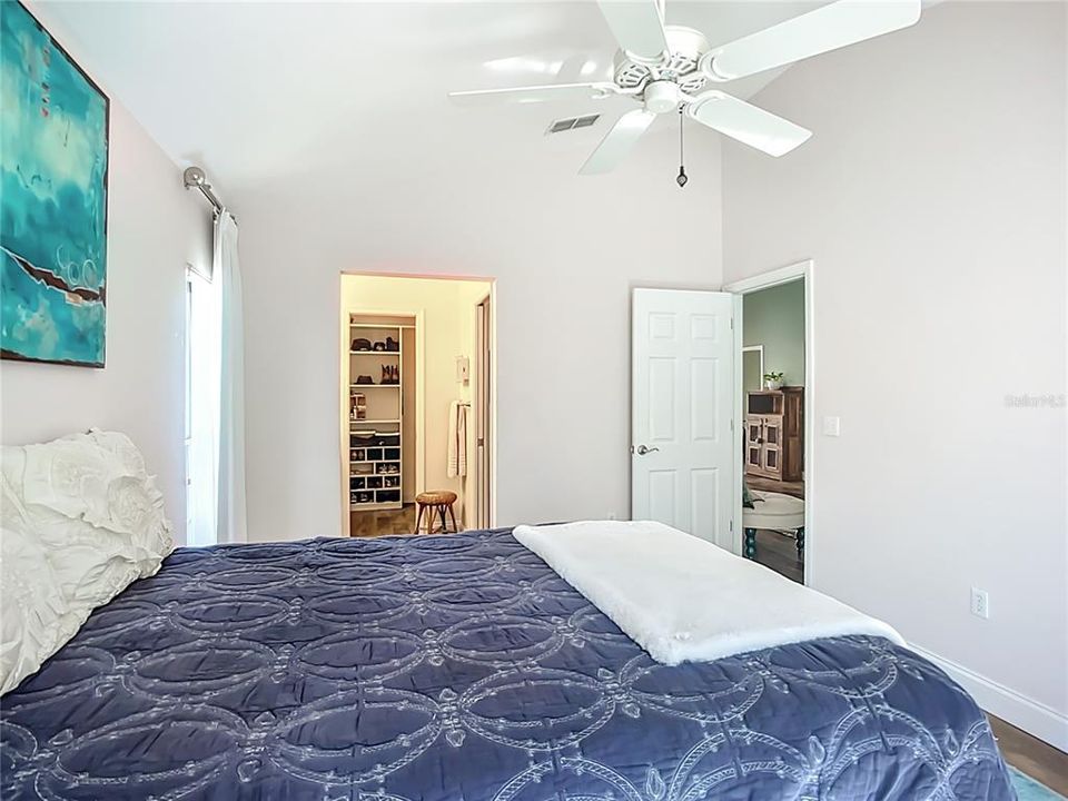 For Sale: $344,000 (3 beds, 2 baths, 1375 Square Feet)