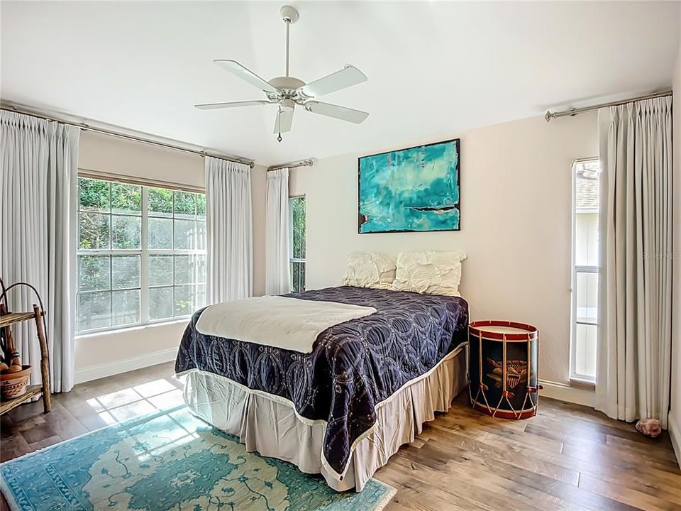 For Sale: $344,000 (3 beds, 2 baths, 1375 Square Feet)