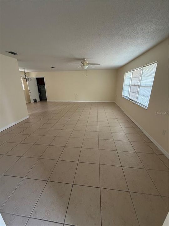 В аренду: $1,700 (2 спален, 1 ванн, 1138 Квадратных фут)