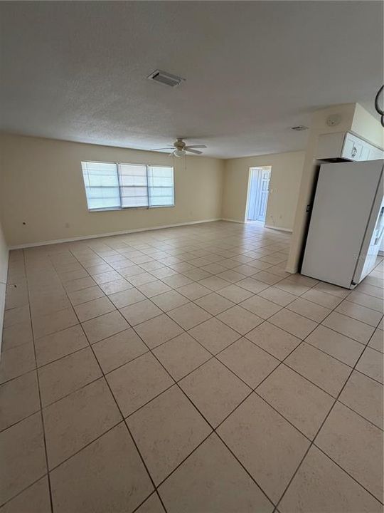 В аренду: $1,700 (2 спален, 1 ванн, 1138 Квадратных фут)