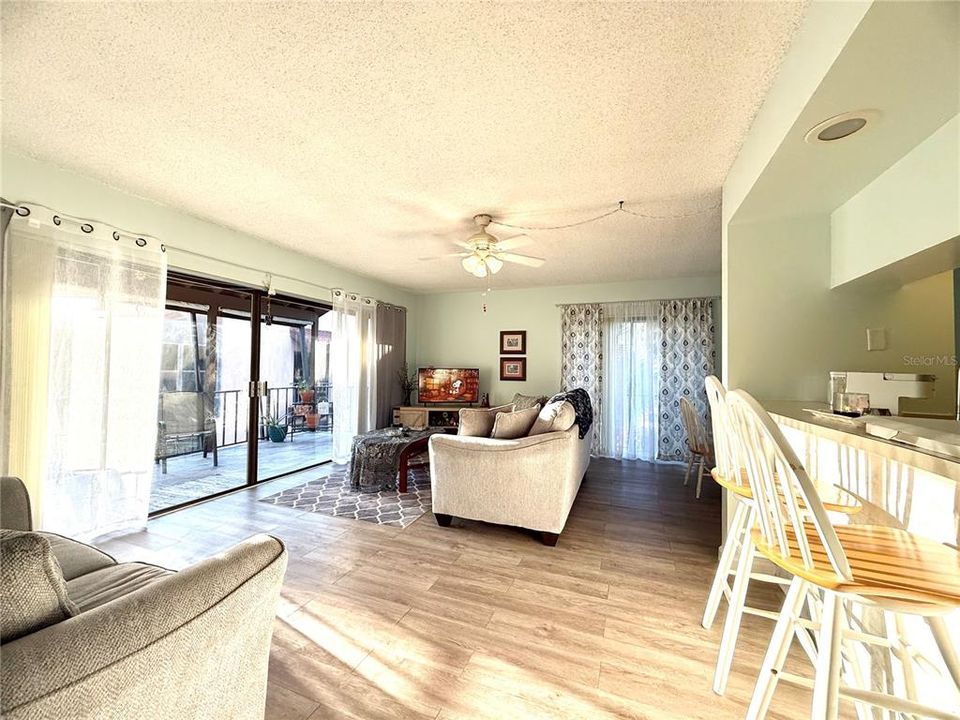 For Sale: $115,000 (2 beds, 2 baths, 1120 Square Feet)