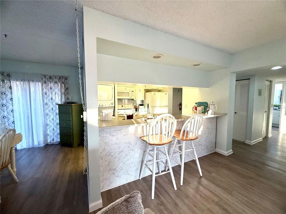 For Sale: $115,000 (2 beds, 2 baths, 1120 Square Feet)