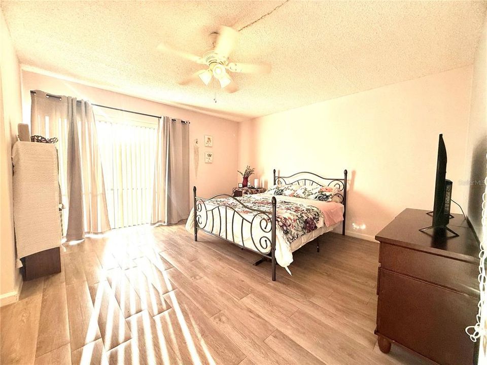 For Sale: $115,000 (2 beds, 2 baths, 1120 Square Feet)
