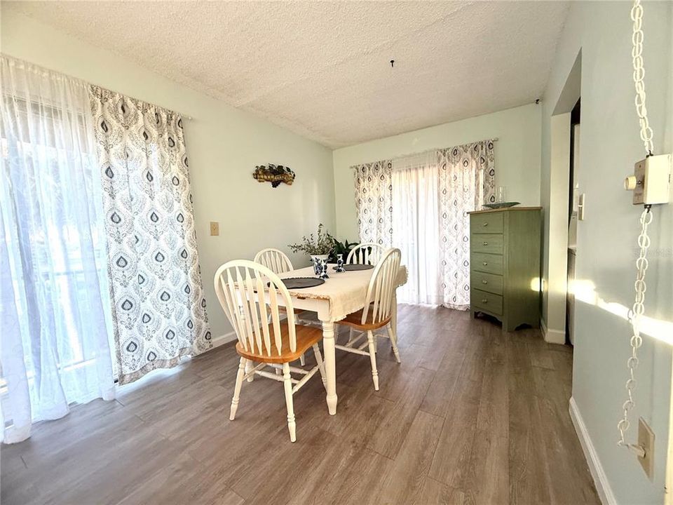 For Sale: $115,000 (2 beds, 2 baths, 1120 Square Feet)