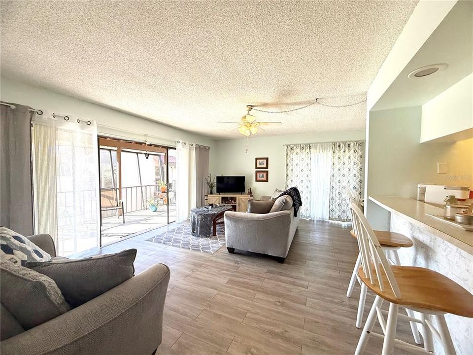 For Sale: $115,000 (2 beds, 2 baths, 1120 Square Feet)