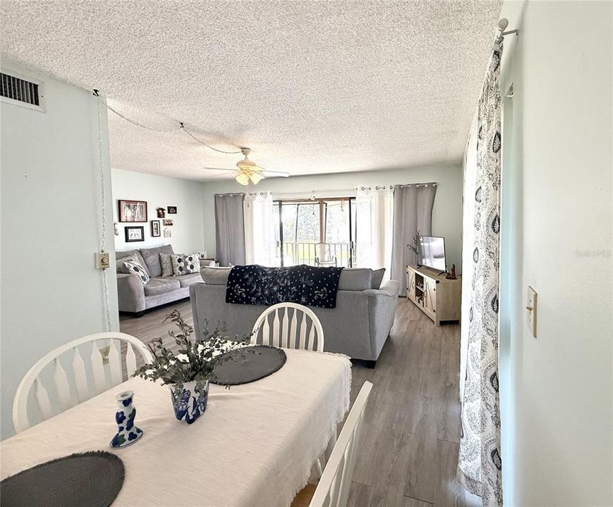 For Sale: $115,000 (2 beds, 2 baths, 1120 Square Feet)