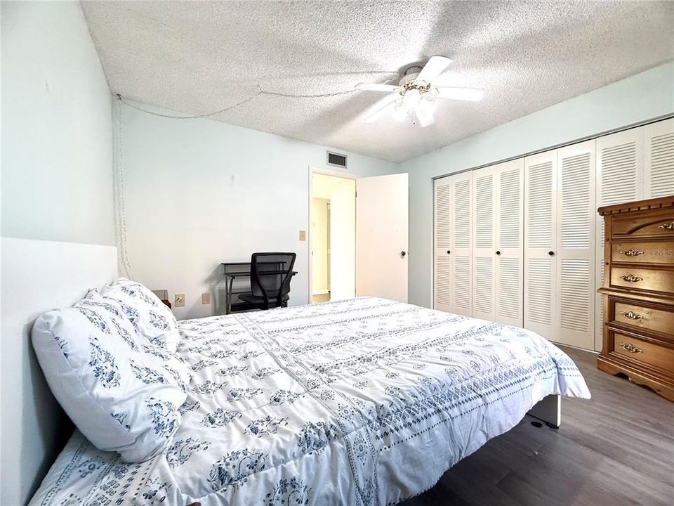 For Sale: $115,000 (2 beds, 2 baths, 1120 Square Feet)