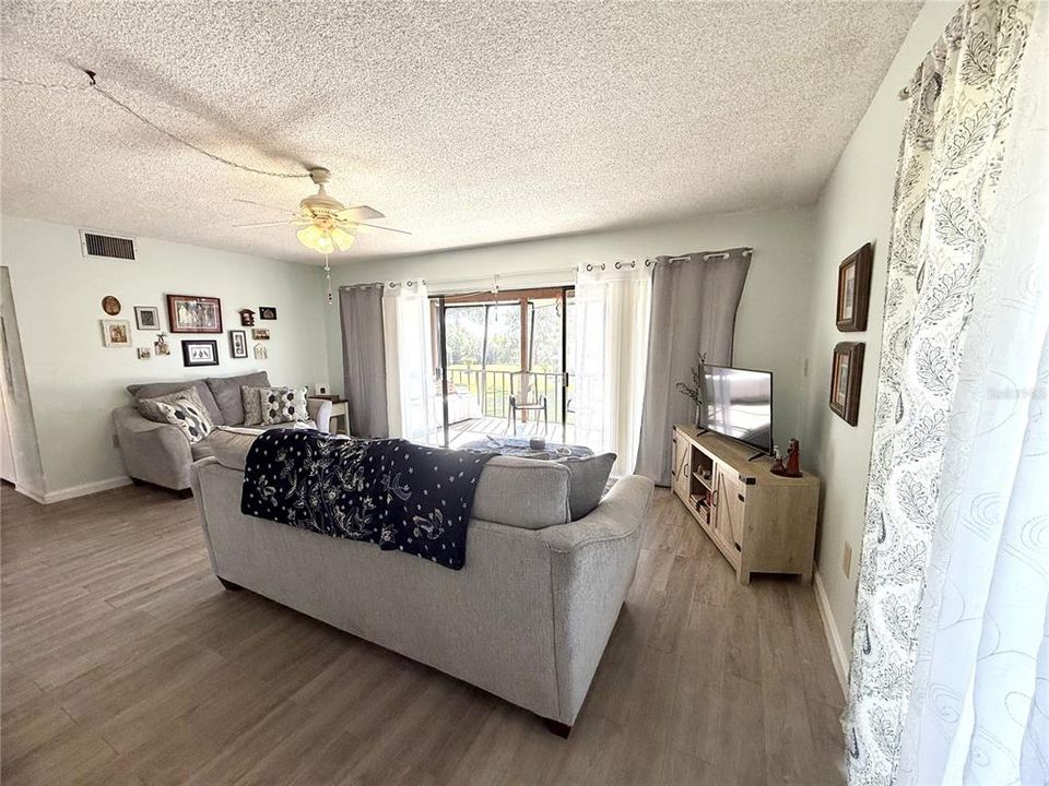 For Sale: $115,000 (2 beds, 2 baths, 1120 Square Feet)