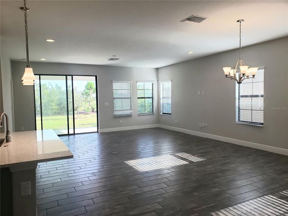 Active With Contract: $2,795 (4 beds, 2 baths, 2105 Square Feet)