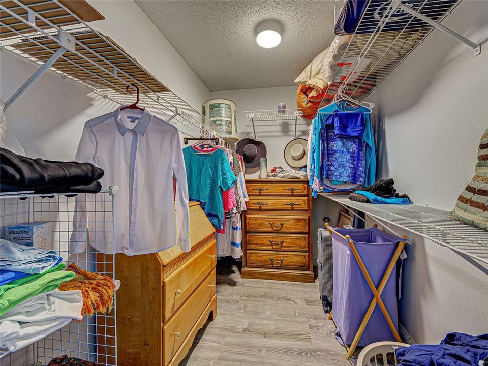 For Sale: $250,000 (2 beds, 2 baths, 1383 Square Feet)