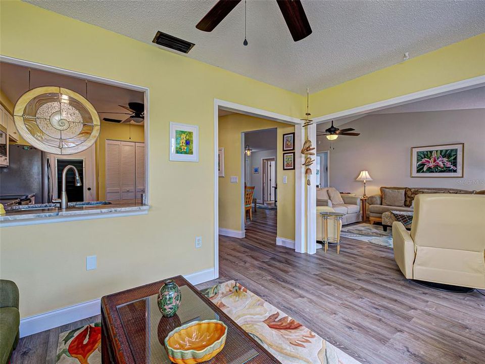 For Sale: $250,000 (2 beds, 2 baths, 1383 Square Feet)