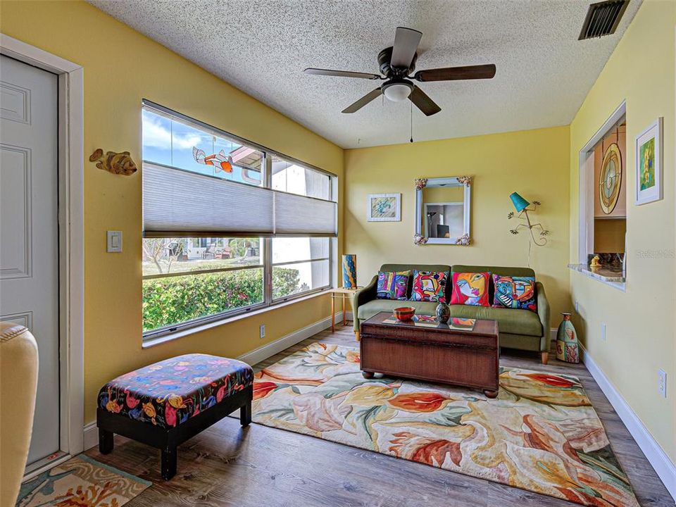 For Sale: $250,000 (2 beds, 2 baths, 1383 Square Feet)