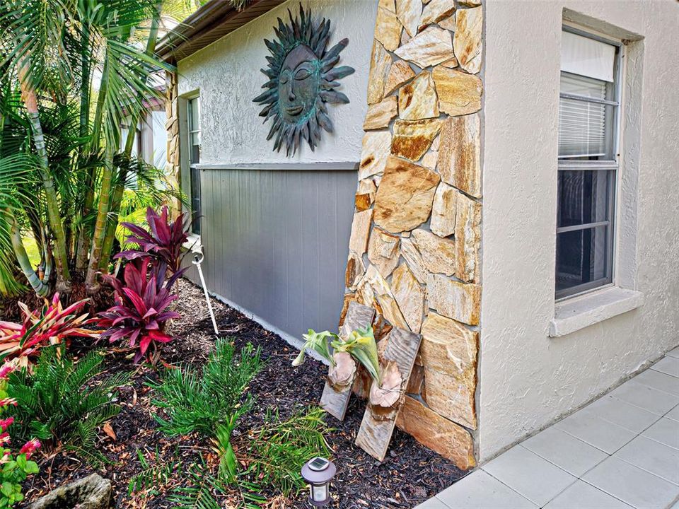 For Sale: $250,000 (2 beds, 2 baths, 1383 Square Feet)