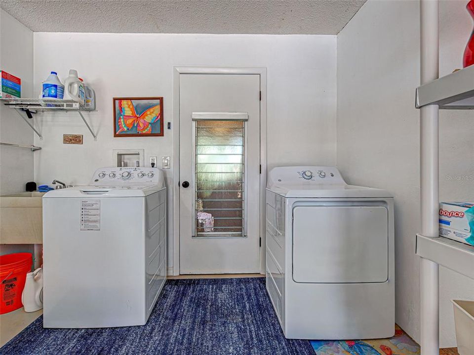 For Sale: $250,000 (2 beds, 2 baths, 1383 Square Feet)