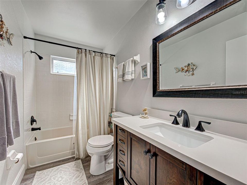 For Sale: $250,000 (2 beds, 2 baths, 1383 Square Feet)