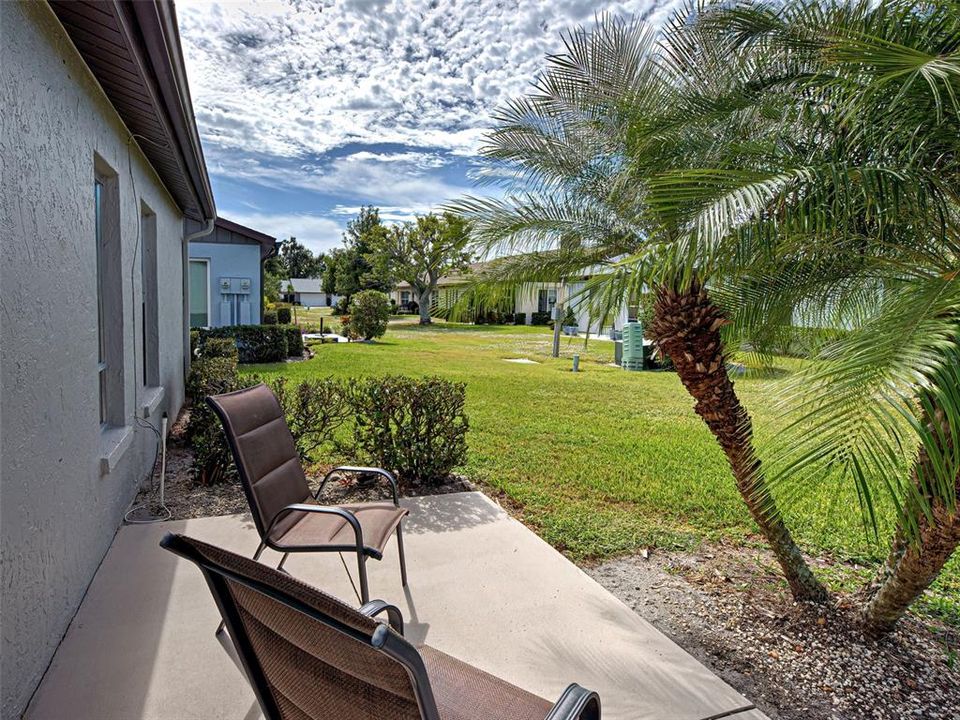 For Sale: $250,000 (2 beds, 2 baths, 1383 Square Feet)