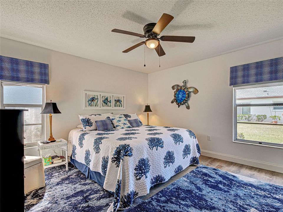 For Sale: $250,000 (2 beds, 2 baths, 1383 Square Feet)