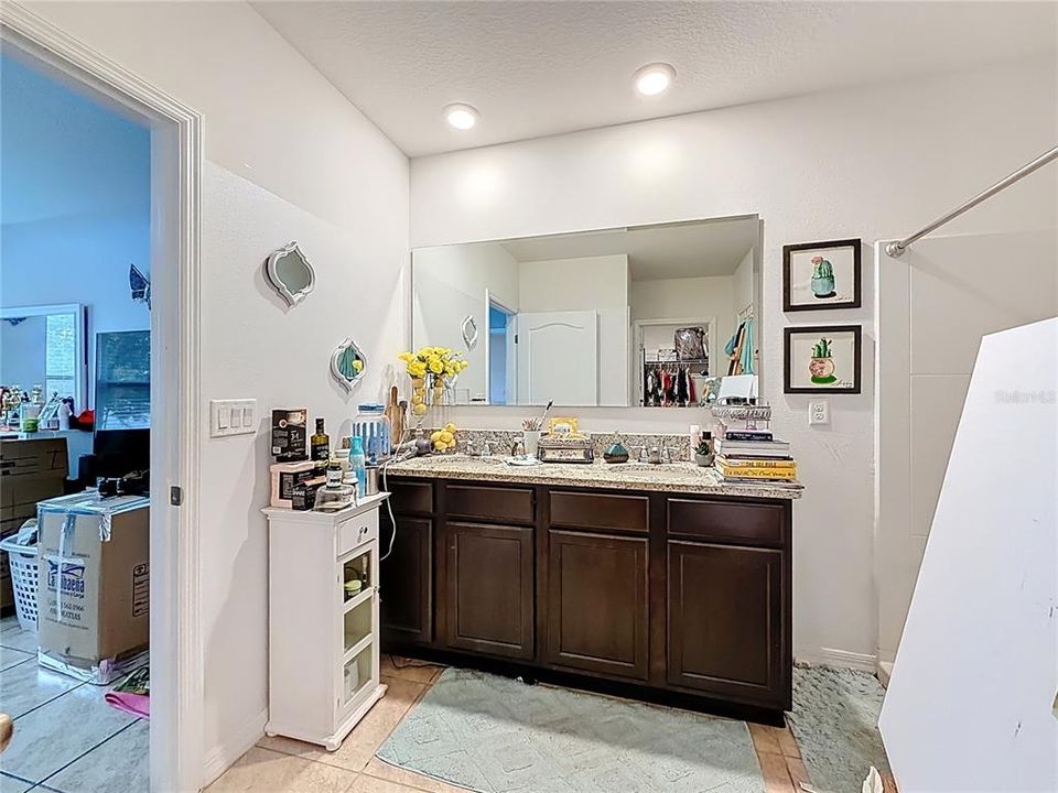 For Sale: $339,000 (4 beds, 2 baths, 1867 Square Feet)