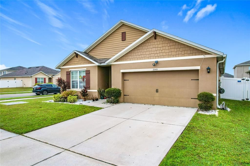 For Sale: $339,000 (4 beds, 2 baths, 1867 Square Feet)