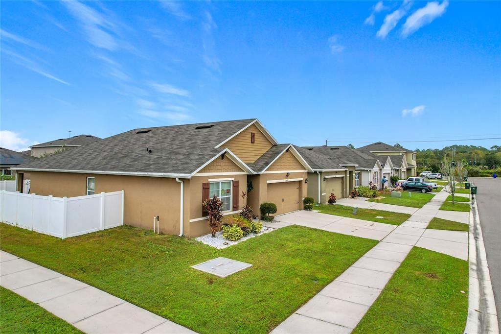 For Sale: $339,000 (4 beds, 2 baths, 1867 Square Feet)