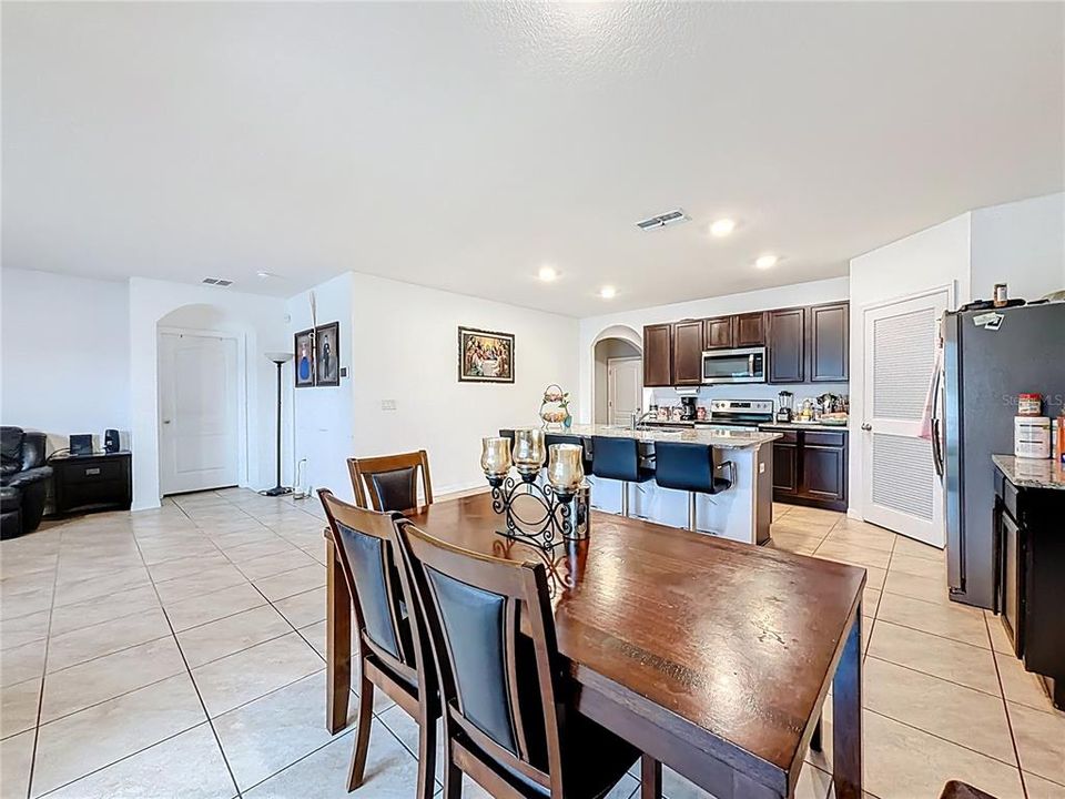 For Sale: $339,000 (4 beds, 2 baths, 1867 Square Feet)