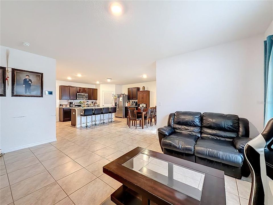 For Sale: $339,000 (4 beds, 2 baths, 1867 Square Feet)