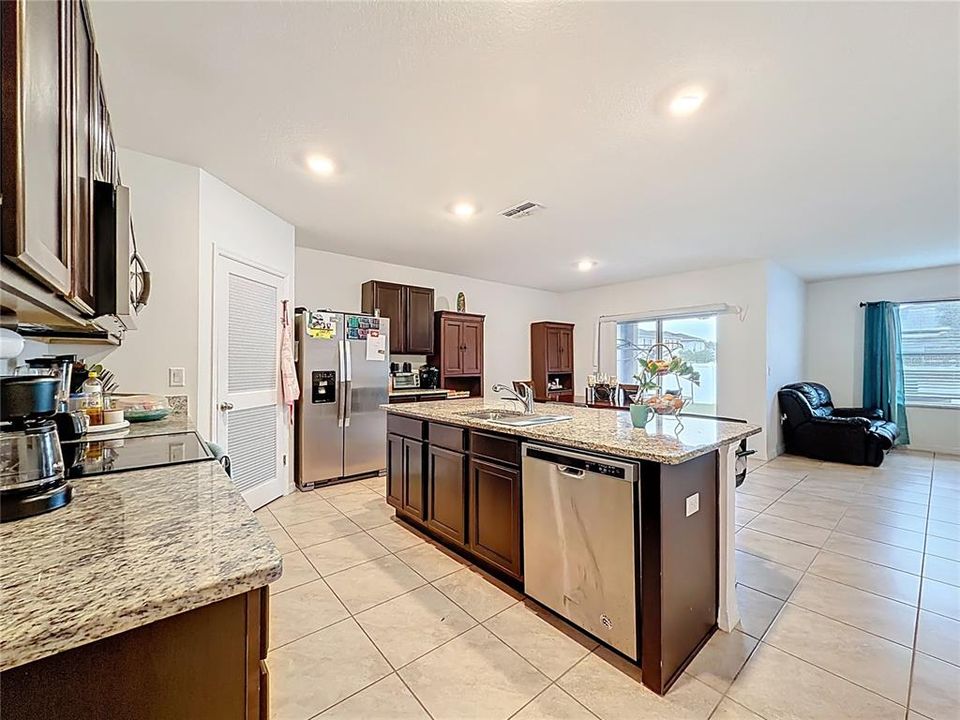 For Sale: $339,000 (4 beds, 2 baths, 1867 Square Feet)