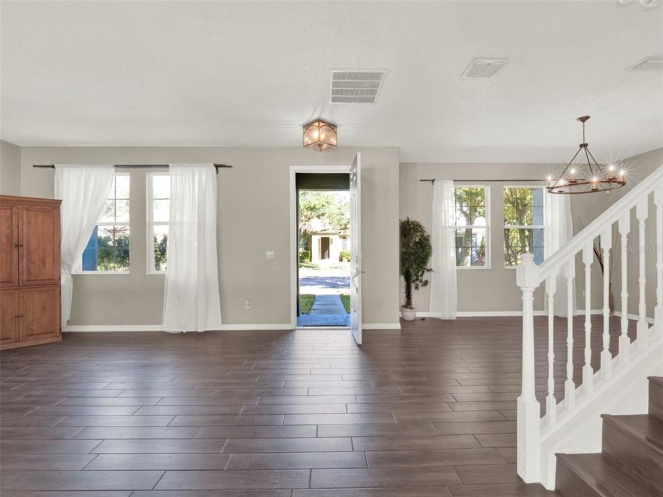 Active With Contract: $625,000 (5 beds, 2 baths, 3607 Square Feet)