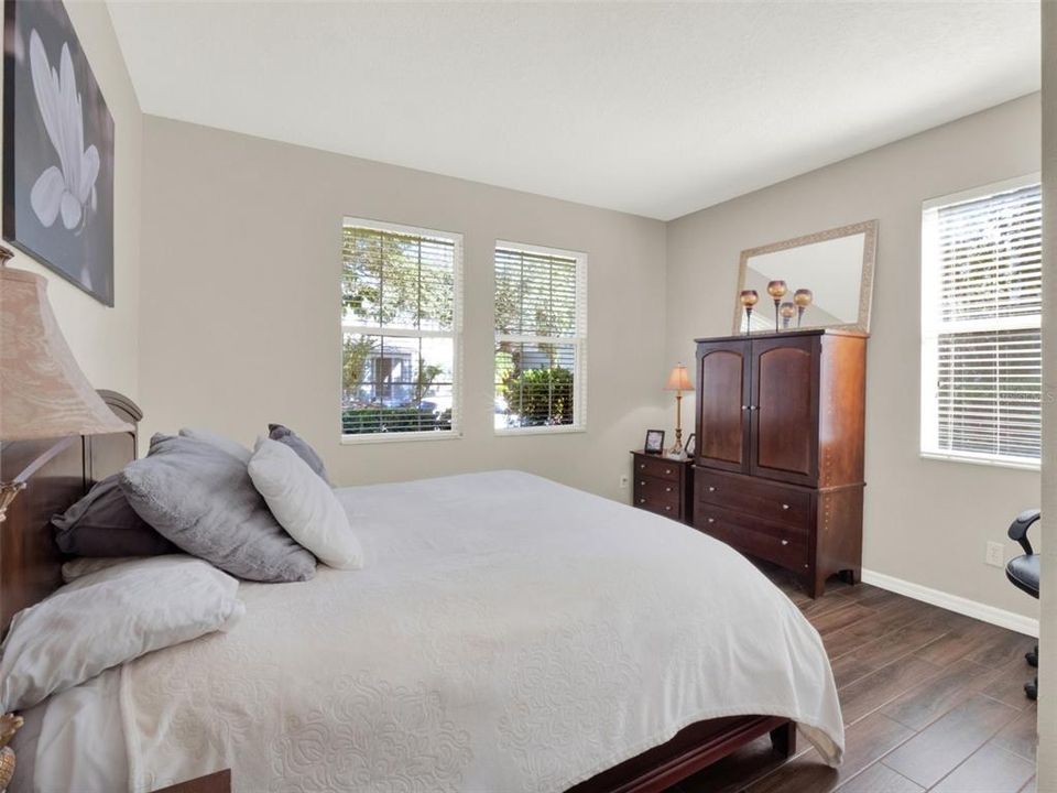 Active With Contract: $625,000 (5 beds, 2 baths, 3607 Square Feet)