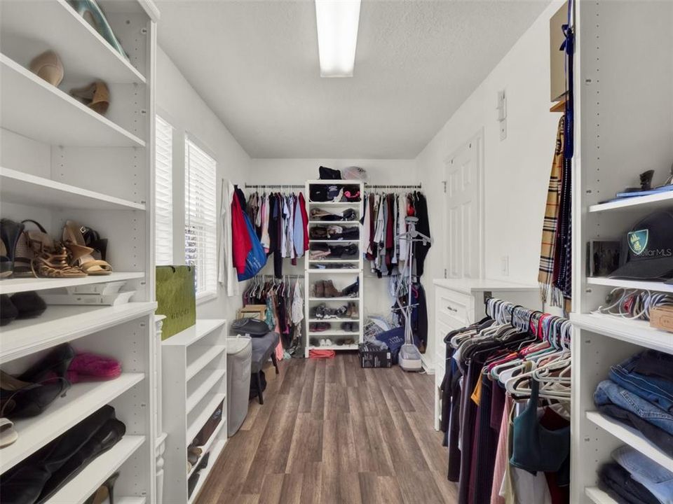 Active With Contract: $625,000 (5 beds, 2 baths, 3607 Square Feet)