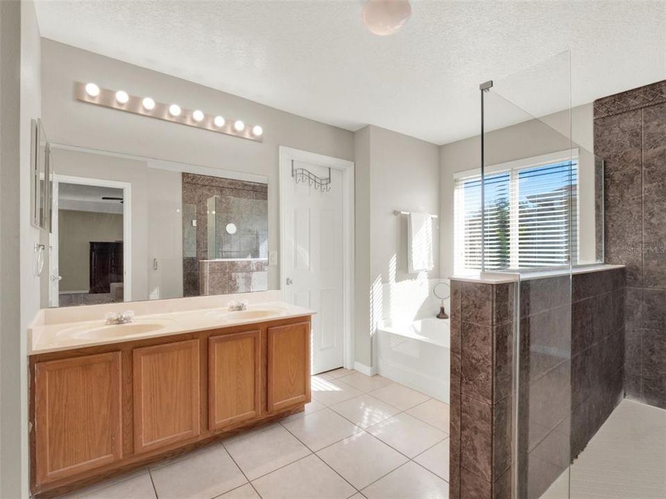 Active With Contract: $625,000 (5 beds, 2 baths, 3607 Square Feet)