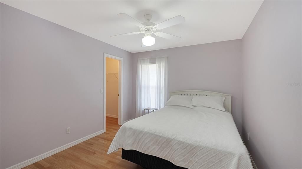 Activo con contrato: $450,000 (3 camas, 2 baños, 2334 Pies cuadrados)