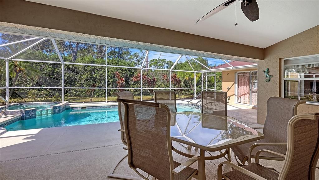 Activo con contrato: $450,000 (3 camas, 2 baños, 2334 Pies cuadrados)