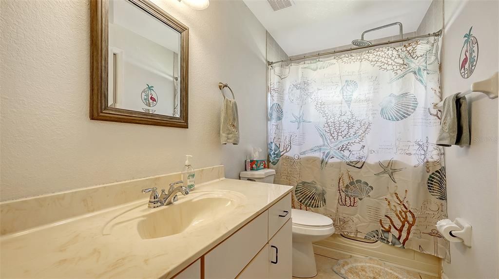 Activo con contrato: $450,000 (3 camas, 2 baños, 2334 Pies cuadrados)