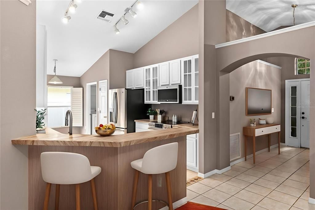 合同活跃: $369,000 (4 贝兹, 2 浴室, 1782 平方英尺)