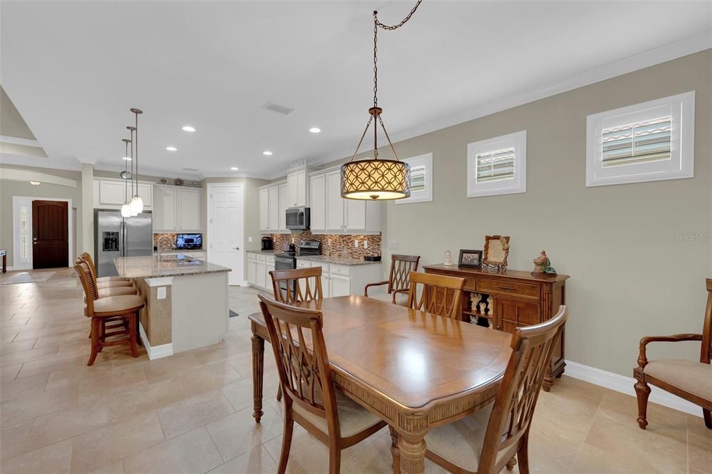 待售: $599,000 (3 贝兹, 3 浴室, 2647 平方英尺)